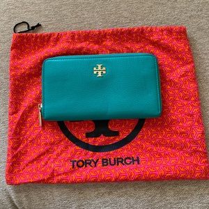 Tory Burch Leather Wallet - seafoam/teal